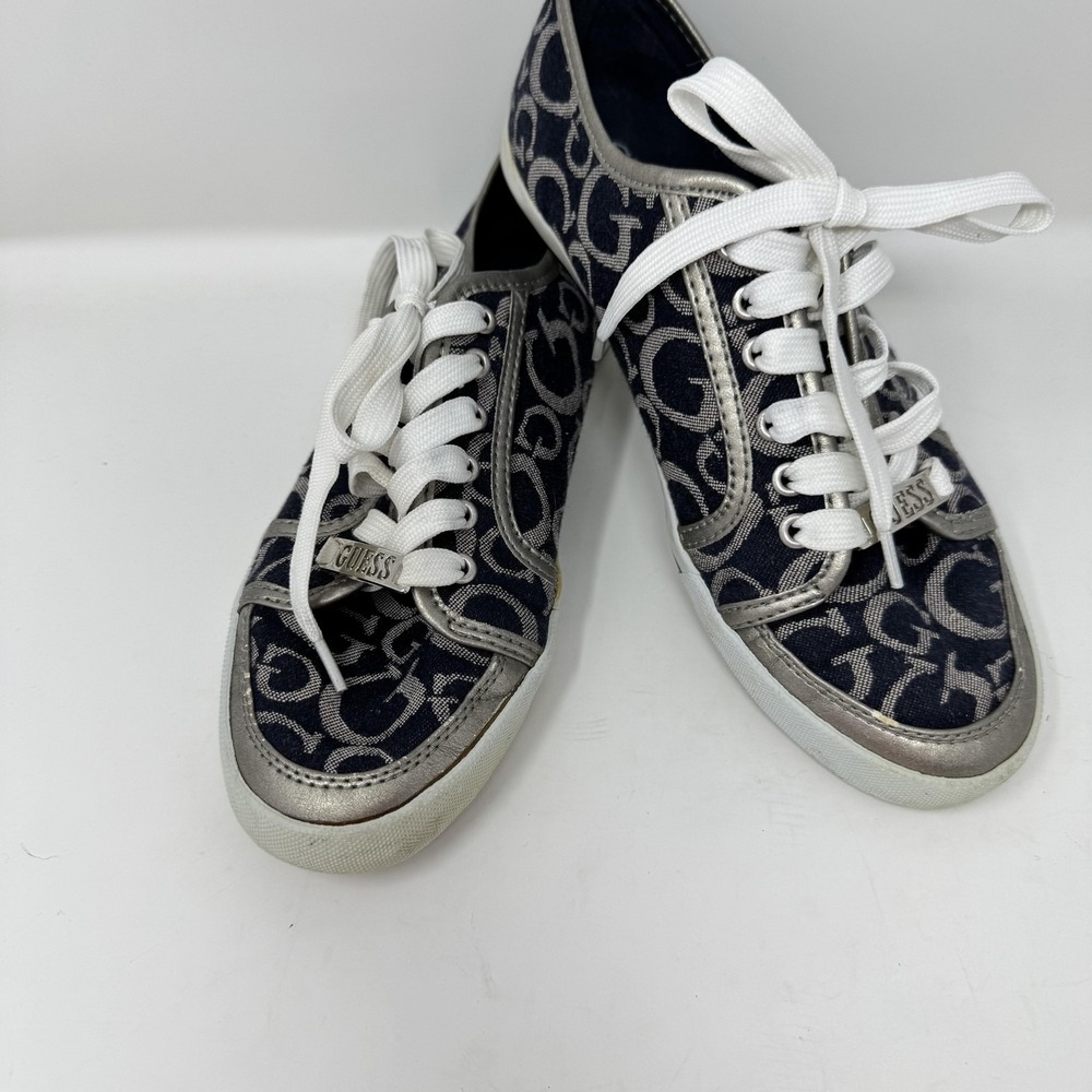 Guess Shoes Womens Size 8 Blue Denim Logo Lace Up Comfort Sneakers CFGENA
